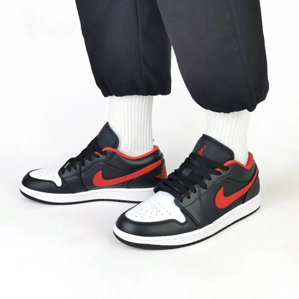 Nike Mens Air Jordan 1 Low White Toe Sneakers Shoes 553558 Bred Size 11 NEW